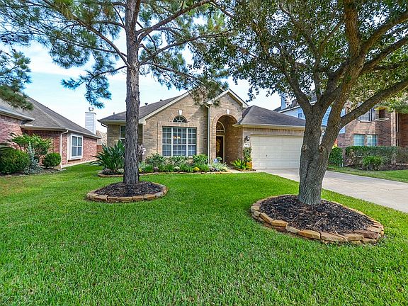 3rd image of 4915 Sandalia Ct