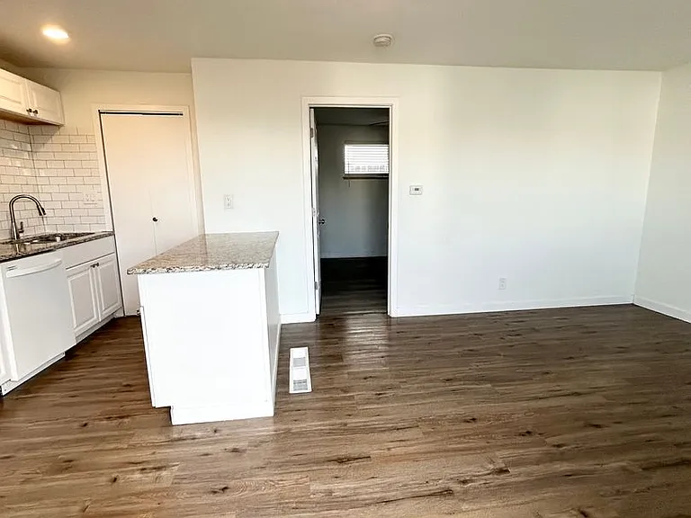 411 - 413 Prairie Rd. — Photo 12