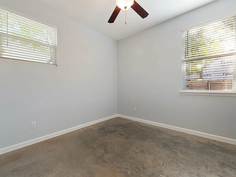 4415 Clawson Rd — Photo 12