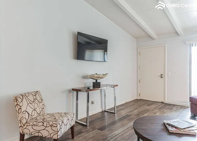 2912 W Century Blvd — Photo 21