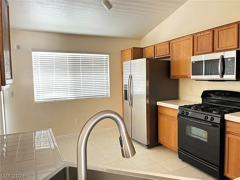688 Pansy Pl — Photo 9