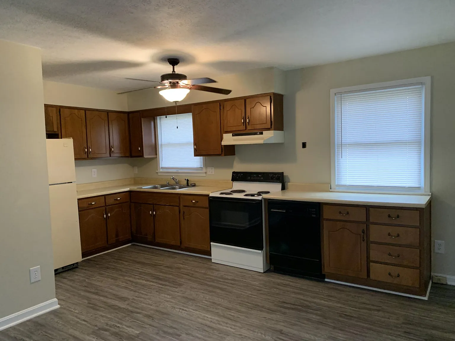 2 bed, 900 sqft, $1,195 — Photo 4