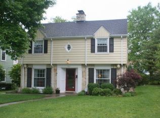 2111 N 91st St, Wauwatosa, WI 53226