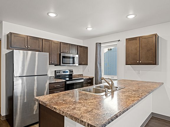 5th image of 2685 War Eagle St #B