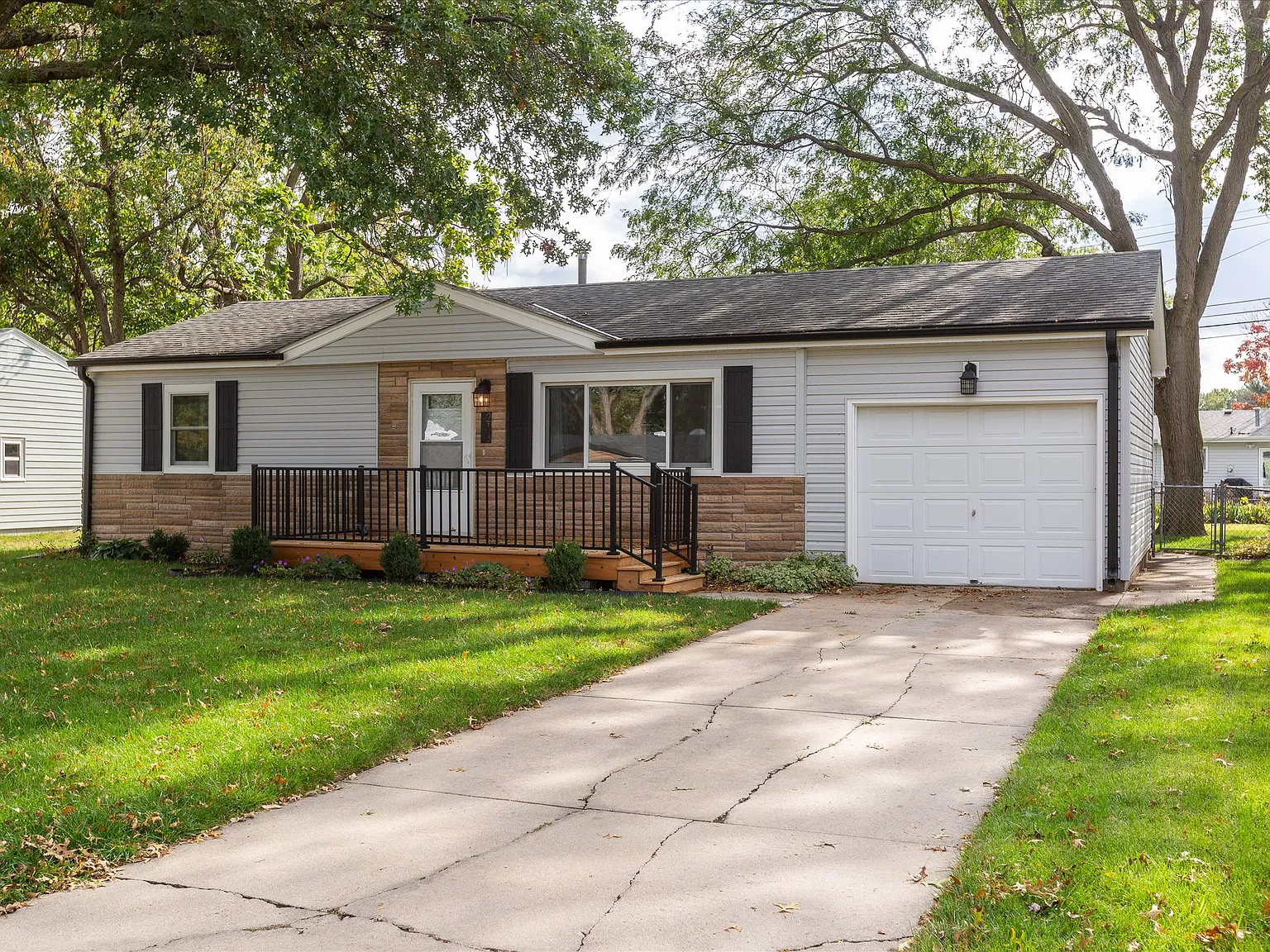 3 bed, 864 sqft, $1,850 — Photo 2