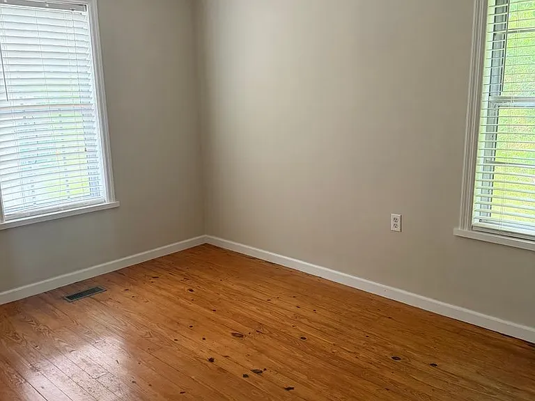 133 Hogan Rd — Photo 10