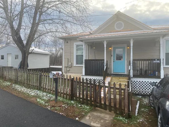 20 Ridge St, Chatham, VA 24531