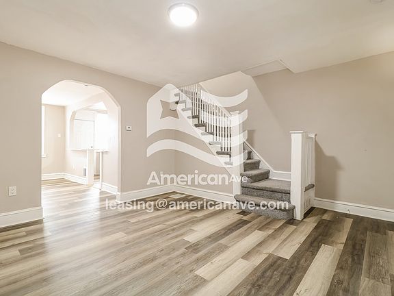 1281423_004_wm_-_living_room_13419161.jpg