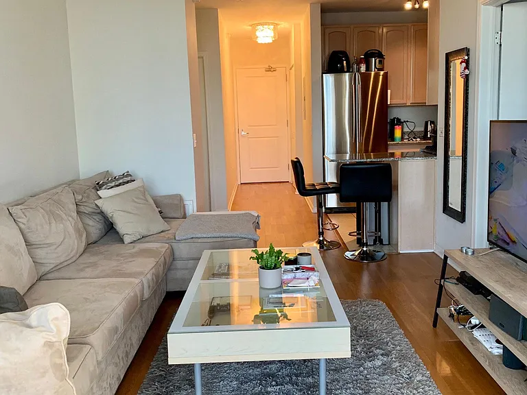 645 N Kingsbury St #1907 — Photo 2