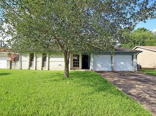 16810 David Glen Dr, Friendswood, TX 77546