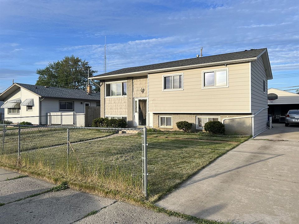 1st image of 1621 Roosevelt Ave