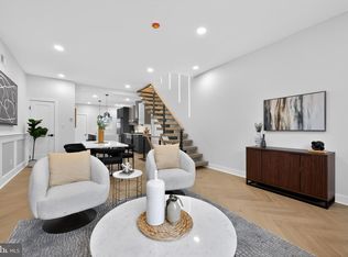 2016 S 10th St, Philadelphia, PA 19148