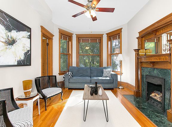 2nd image of 3042 N Clifton Ave APT 2