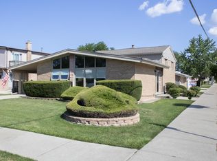 8402 W Normal Ave, Niles, IL 60714