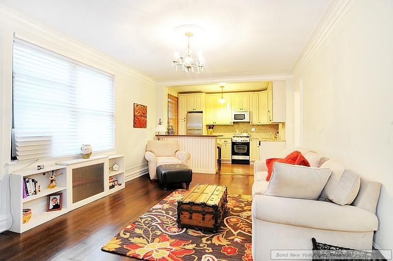 2nd image of 319 W 18th St APT 2A