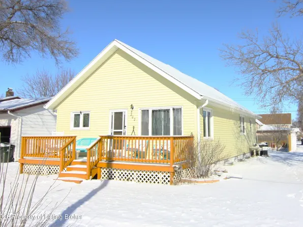 202 2nd Ave NW, Hazen, ND 58545