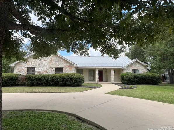 1622 CONTINENTAL DR, Pleasanton, TX 78064