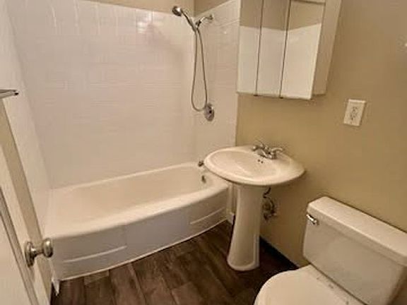 3rd image of 733 Summit Ave E APT 202