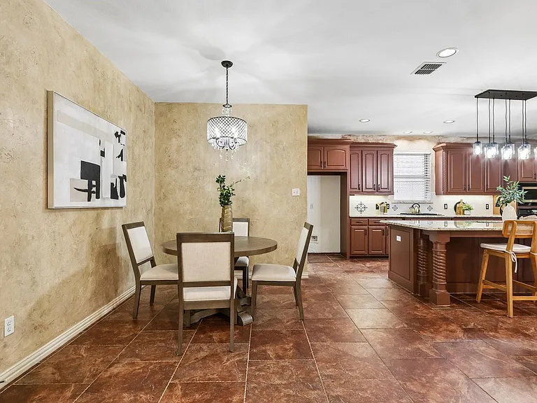 2027 Stonemont Ct — Photo 8