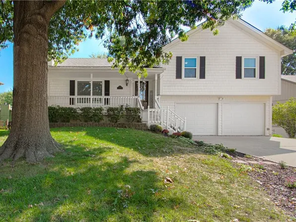 1701 Park Ln, Kearney, MO 64060