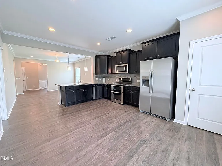 572 Chessie Sta — Photo 2