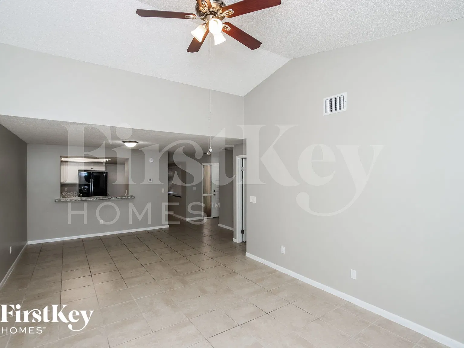 3 bed, 2.0 bath, 1400 sqft, $2,350 — Photo 4