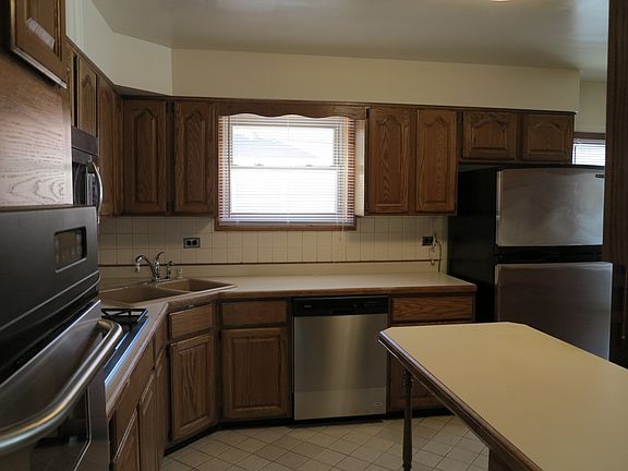 5th image of 31 Wilmette Ave
