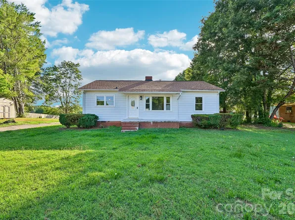 94 Galaxie Dr, Taylorsville, NC 28681