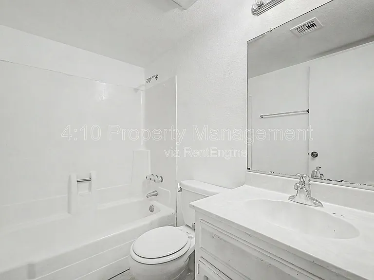 1927 E Hampton Ave #256 — Photo 25