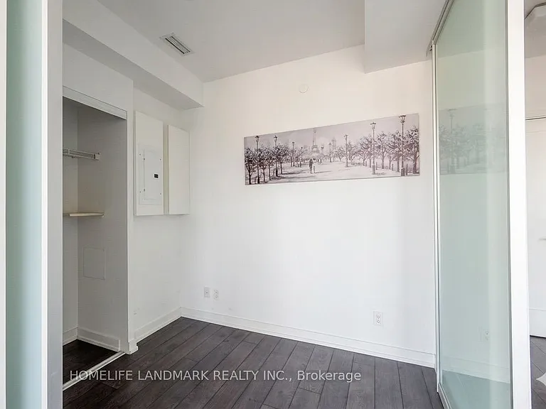 28 Wellesley St E #3008 — Photo 8