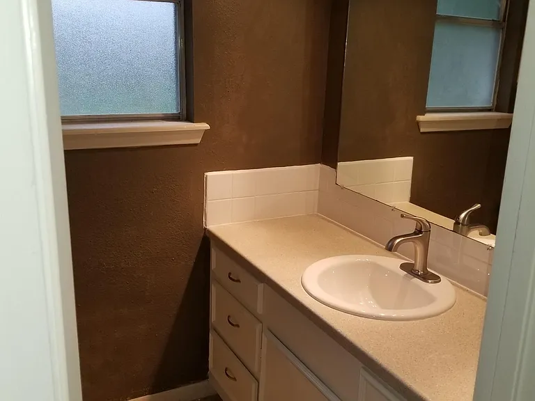 518 Walnut St — Photo 12