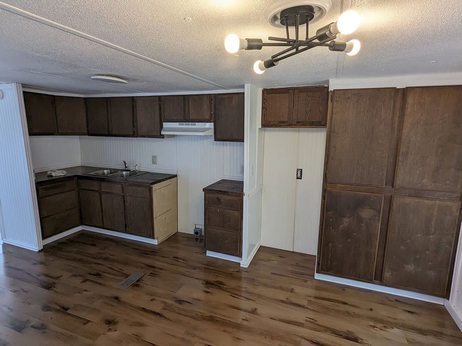 3 bed, 1400 sqft, $995 — Photo 4