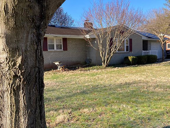 3rd image of 65 Elmwood Dr
