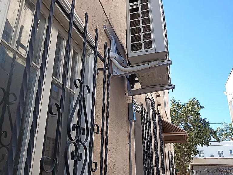 427 N Genesee Ave — Photo 4