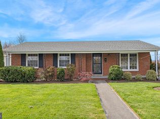 15 Lincoln Ave, Berryville, VA