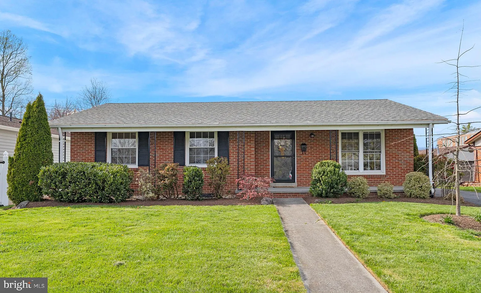 15 Lincoln Ave photo 1