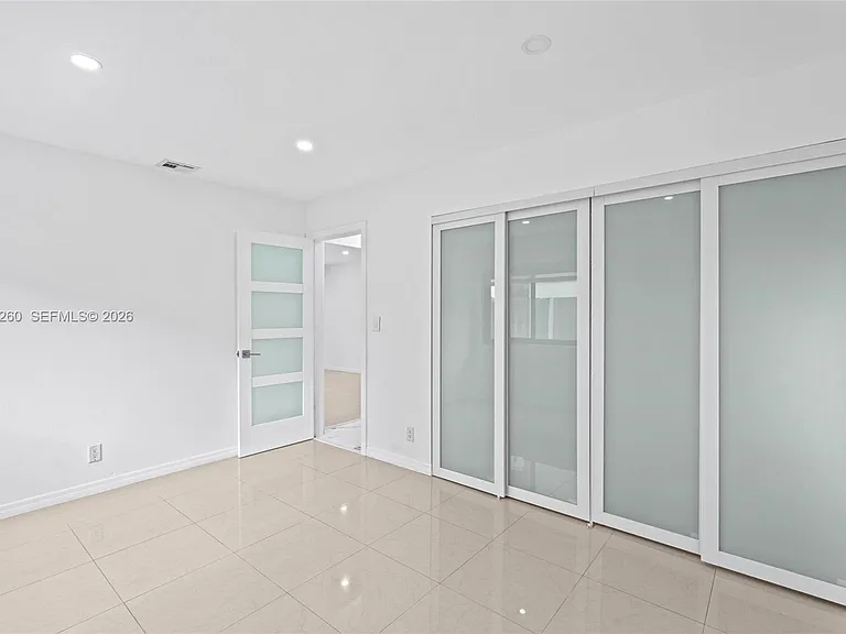 732 SW 95th Ter — Photo 18