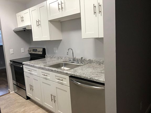 4th image of 8970 Farmedge Ln