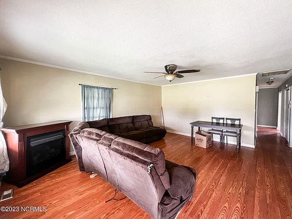 2nd image of 207 W Railroad Street