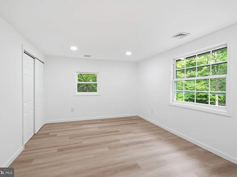227 W Ferry Rd — Photo 25