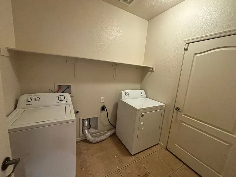 5484 Canteria Ct — Photo 2