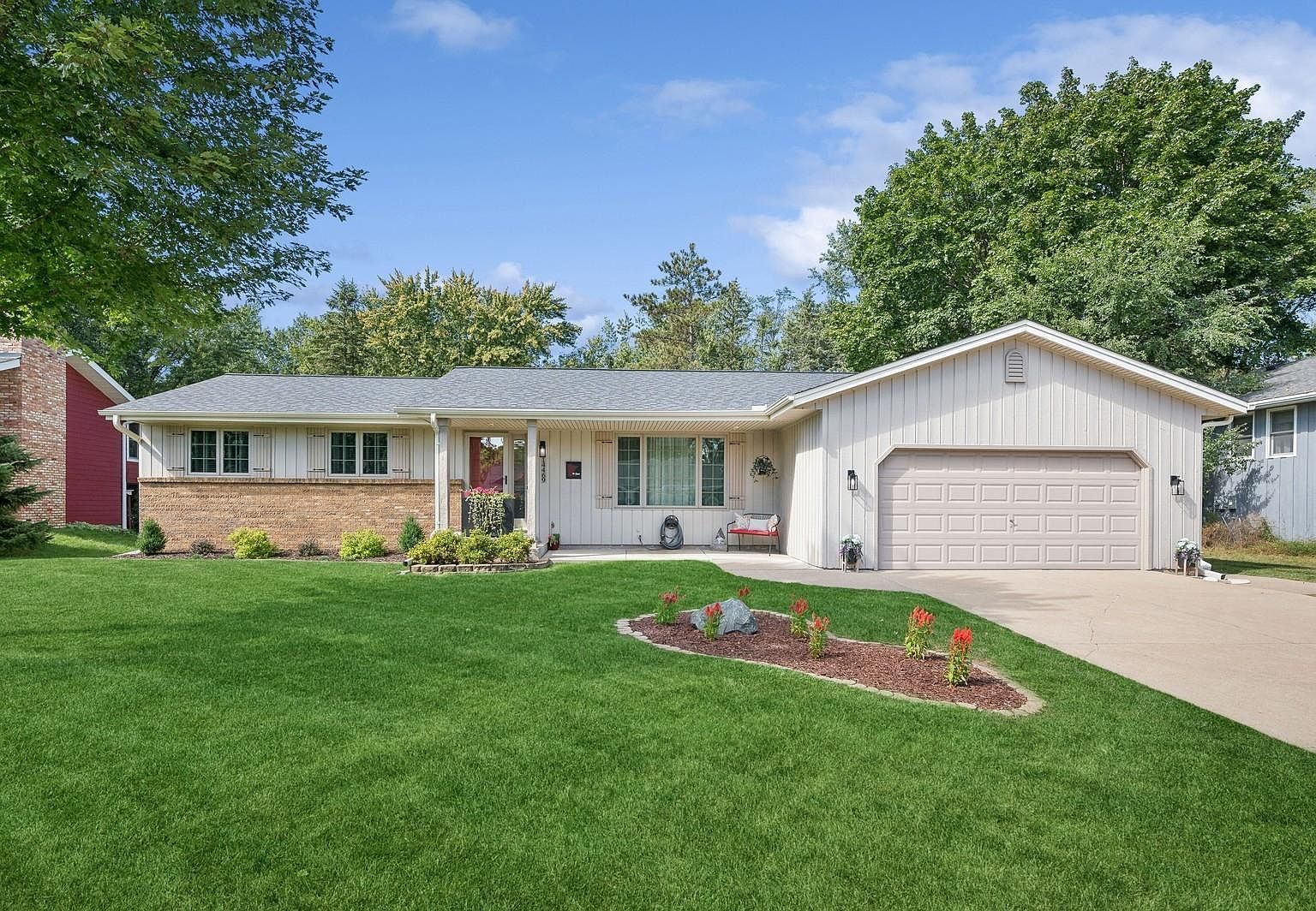 14469 Genesee Ave, Apple Valley, MN 55124 | Zillow