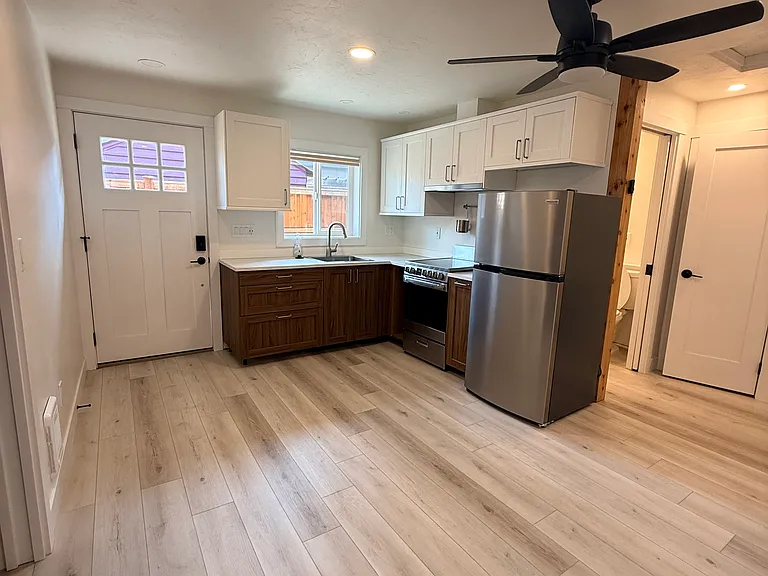 1324 NW Albany Ave #B — Photo 7