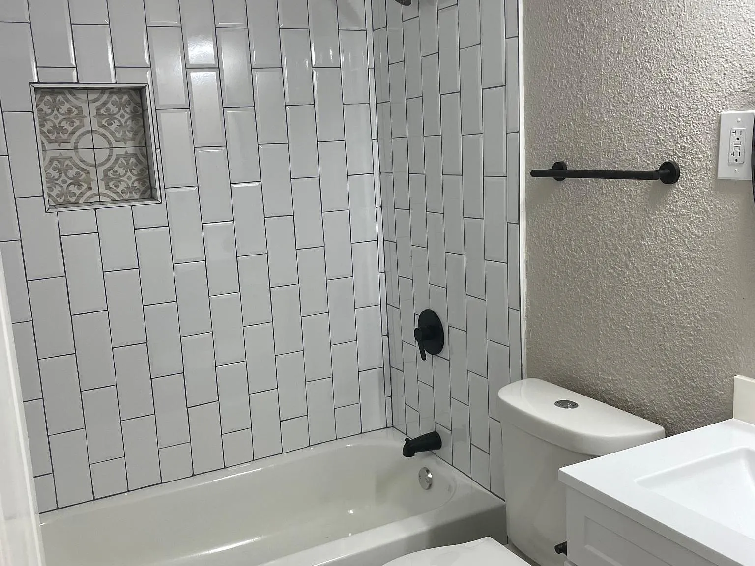 3 bed, 1586 sqft, $2,200 — Photo 3