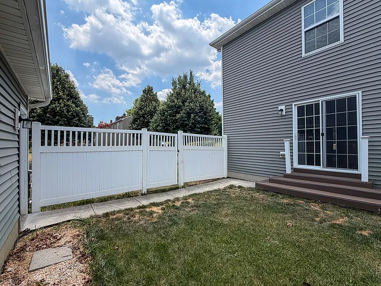 900 Cadwell Ln — Photo 34