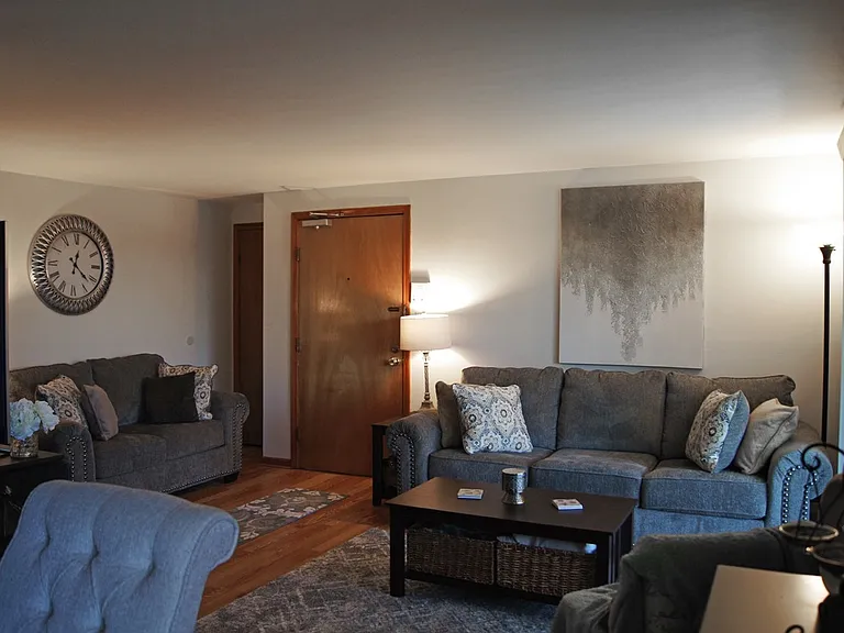 Embassy Square Apartments — Photo 19