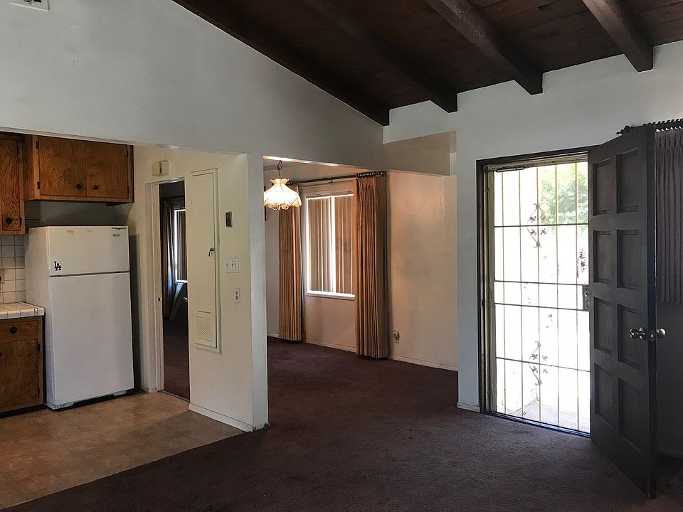 2nd image of 2136 Wilcox Ave