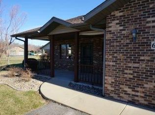 619 Timber Ridge Ct, Eureka, IL 61530