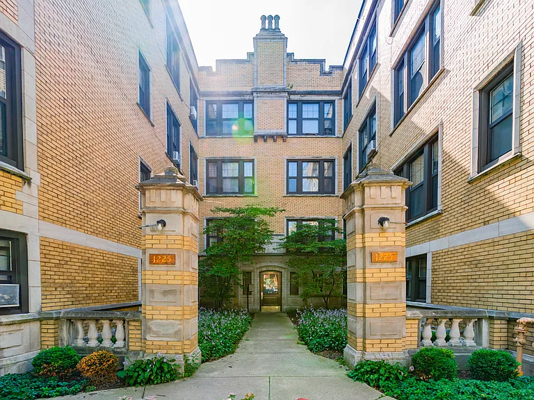 1221-31 W. Chase Ave — Photo 1