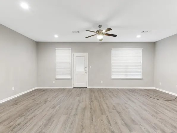 124 Artesian Way, New Caney, TX 77357